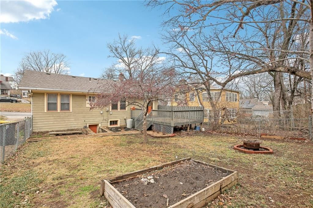 5001 Troostwood Road — photo 31