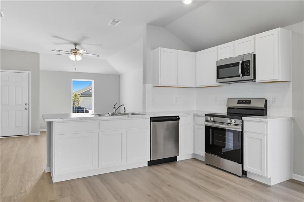 20208 W 194th Terrace — photo 4