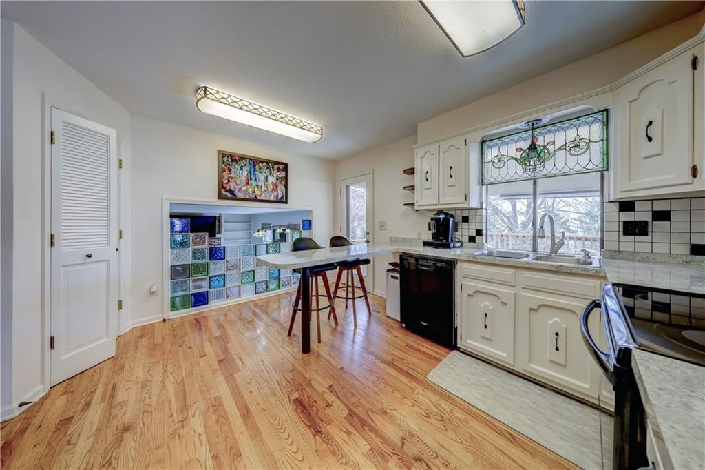 12825 W 117th Street — photo 6
