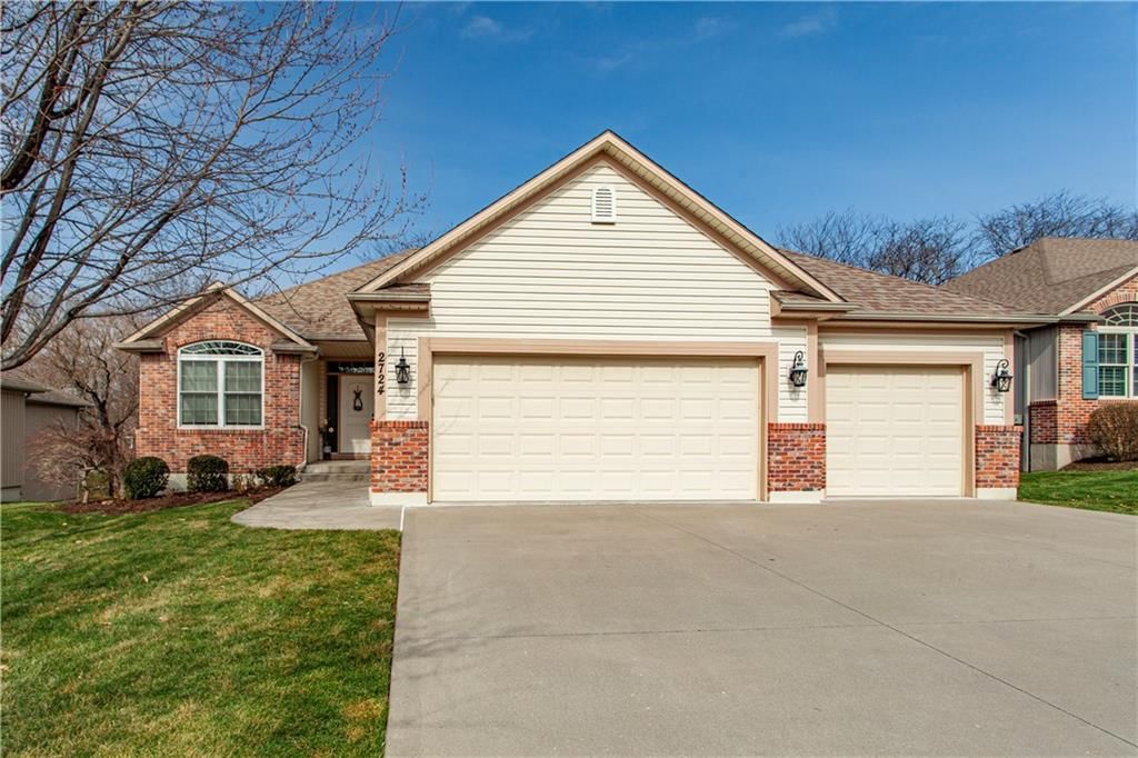 2724 S Woodbury Drive, Independence, MO