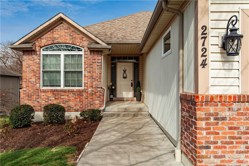 2724 S Woodbury Drive — photo 3