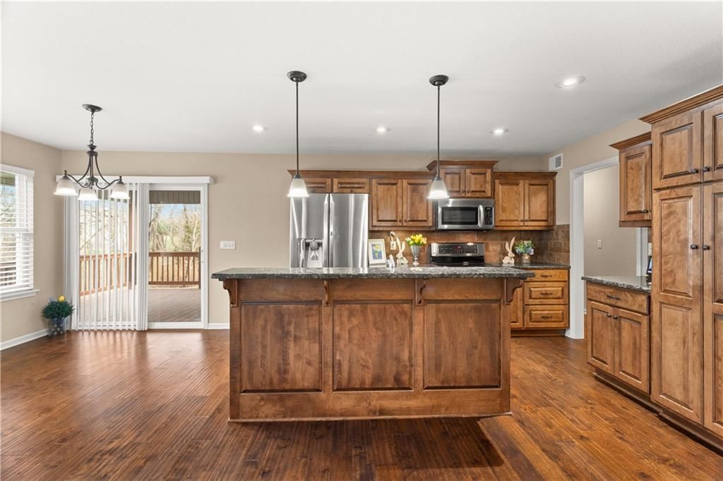 2724 S Woodbury Drive — photo 4