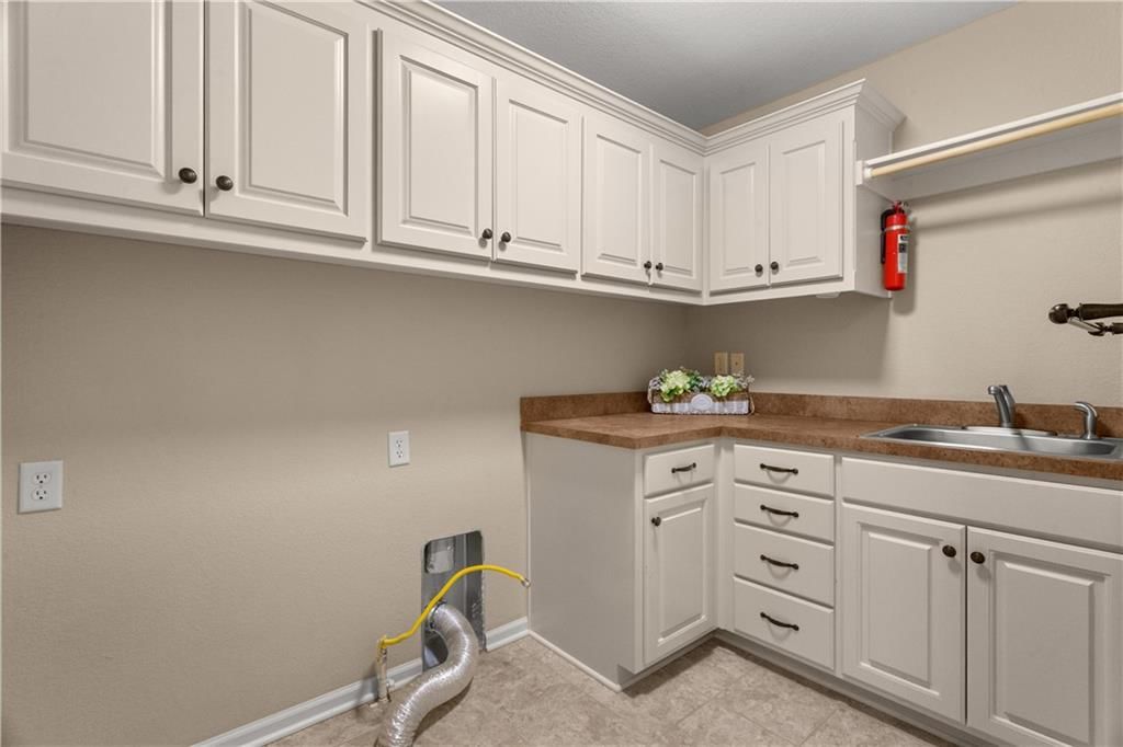 2724 S Woodbury Drive — photo 22