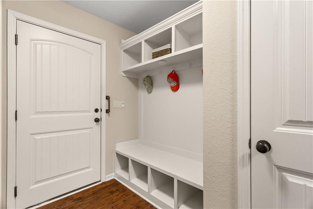 2724 S Woodbury Drive — photo 23