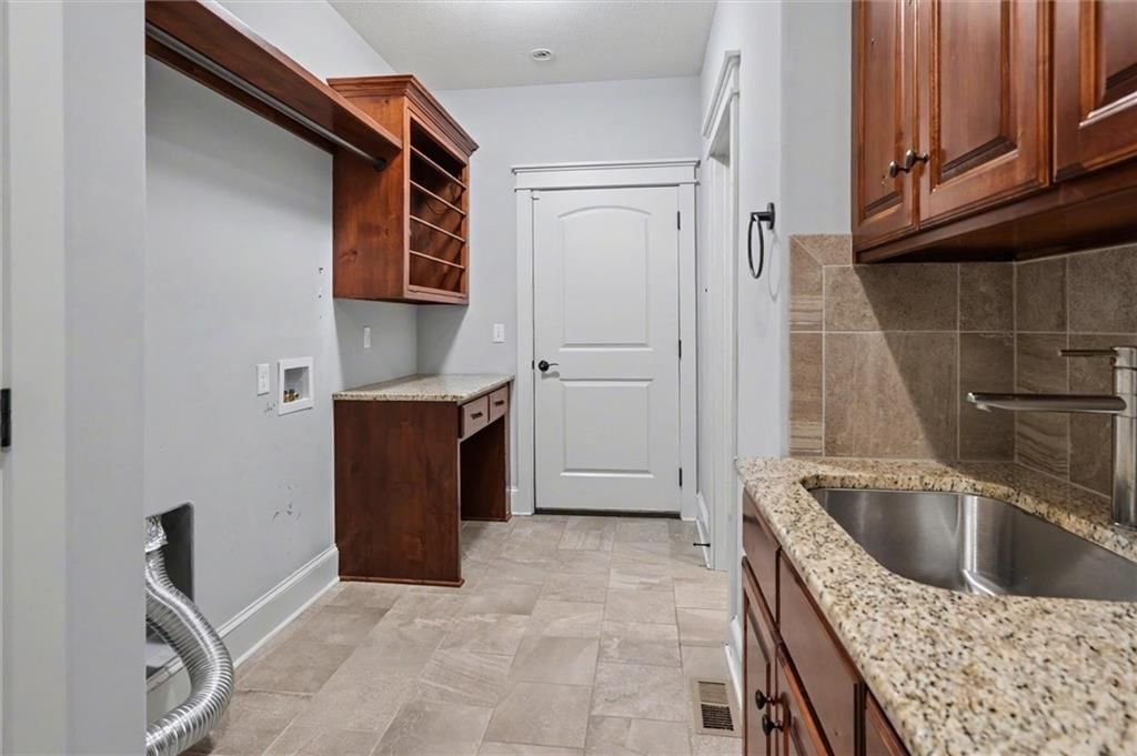 237 Landon Court — photo 32