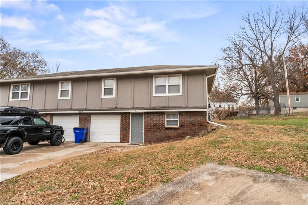 409 NE Westwind Drive — photo 2