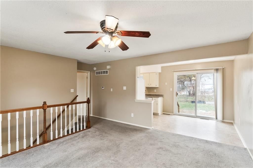 409 NE Westwind Drive — photo 6