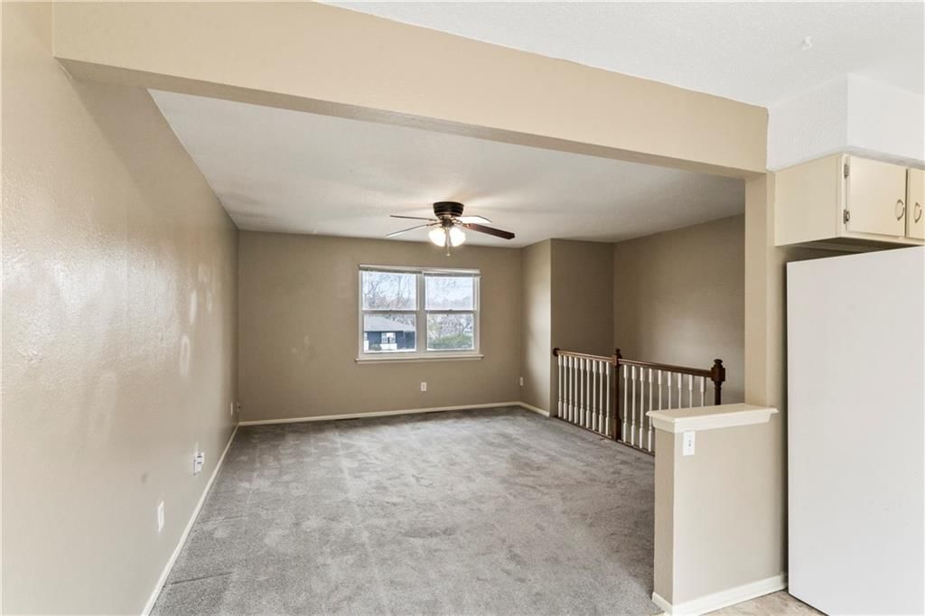 409 NE Westwind Drive — photo 9