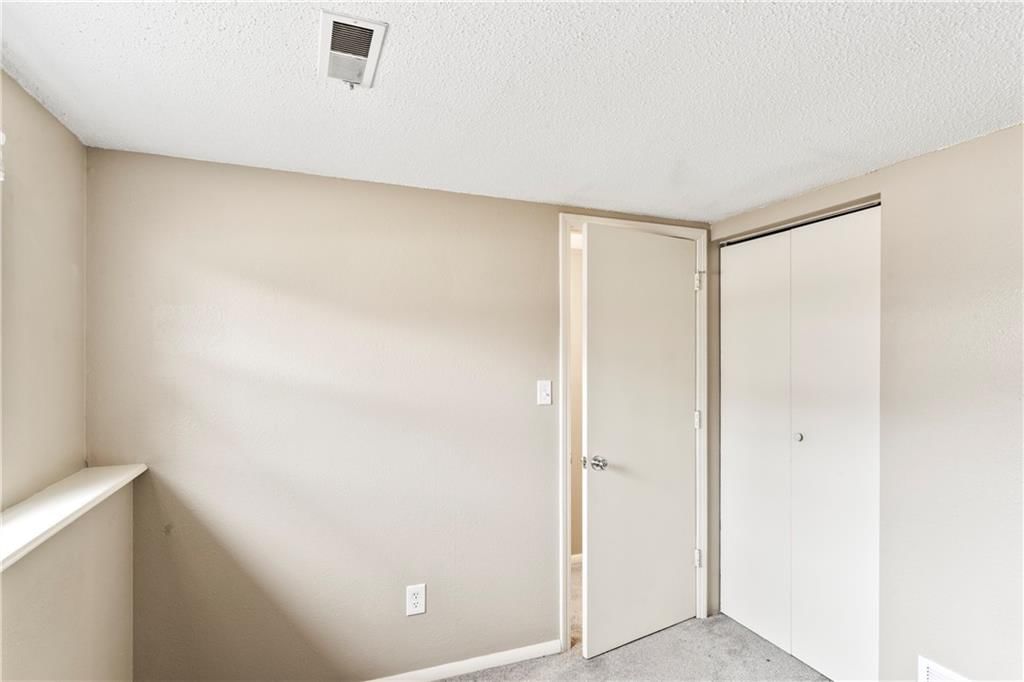 409 NE Westwind Drive — photo 24