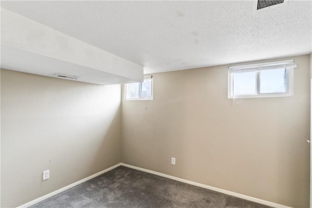 409 NE Westwind Drive — photo 27