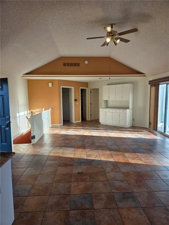 2428 Little Blue Court — photo 4