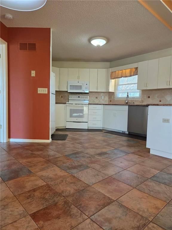 2428 Little Blue Court — photo 10