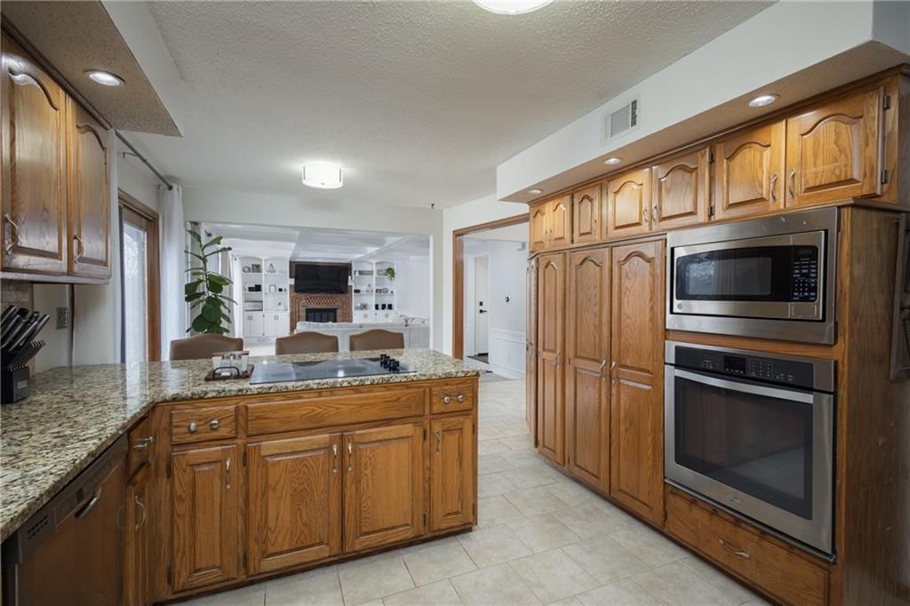 12308 E 63rd Terrace — photo 11
