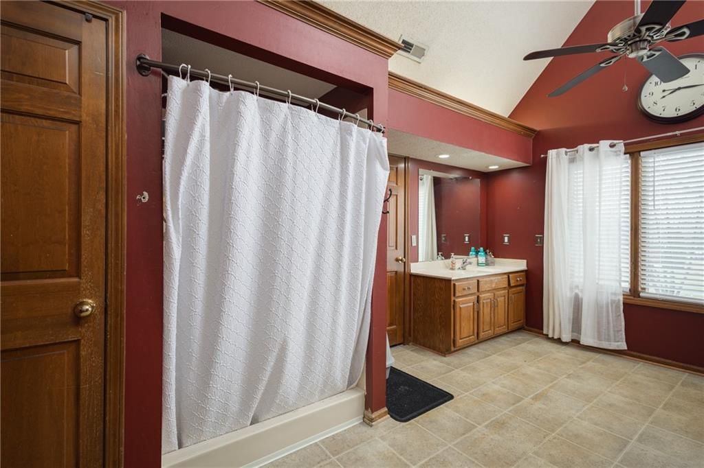 12308 E 63rd Terrace — photo 27
