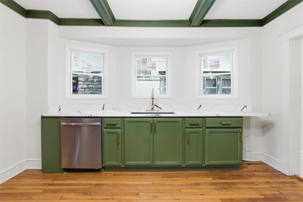 4107 Kenwood Avenue — photo 8