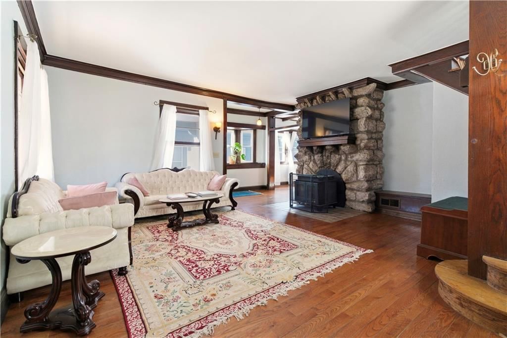 4226 Charlotte Street — photo 3