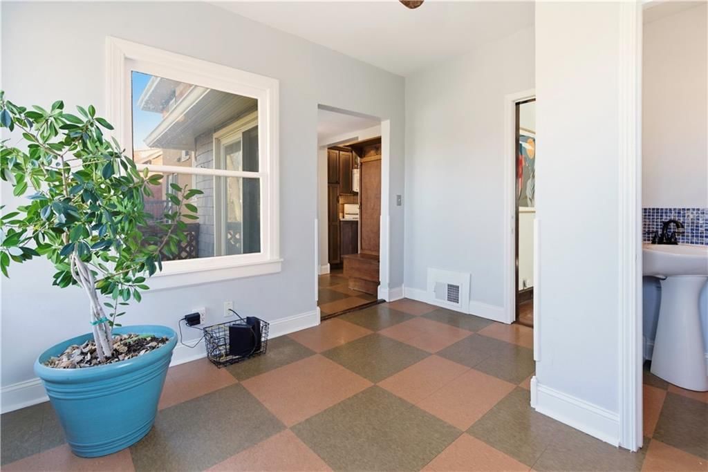 4226 Charlotte Street — photo 15
