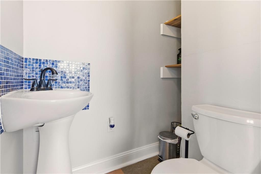 4226 Charlotte Street — photo 17