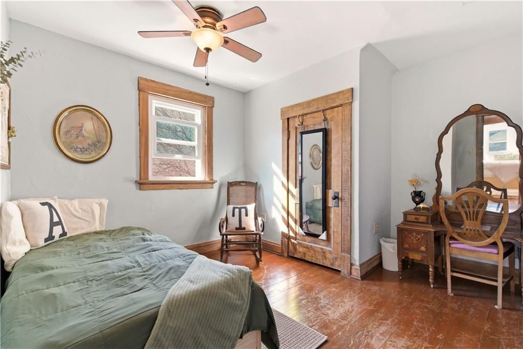 4226 Charlotte Street — photo 21