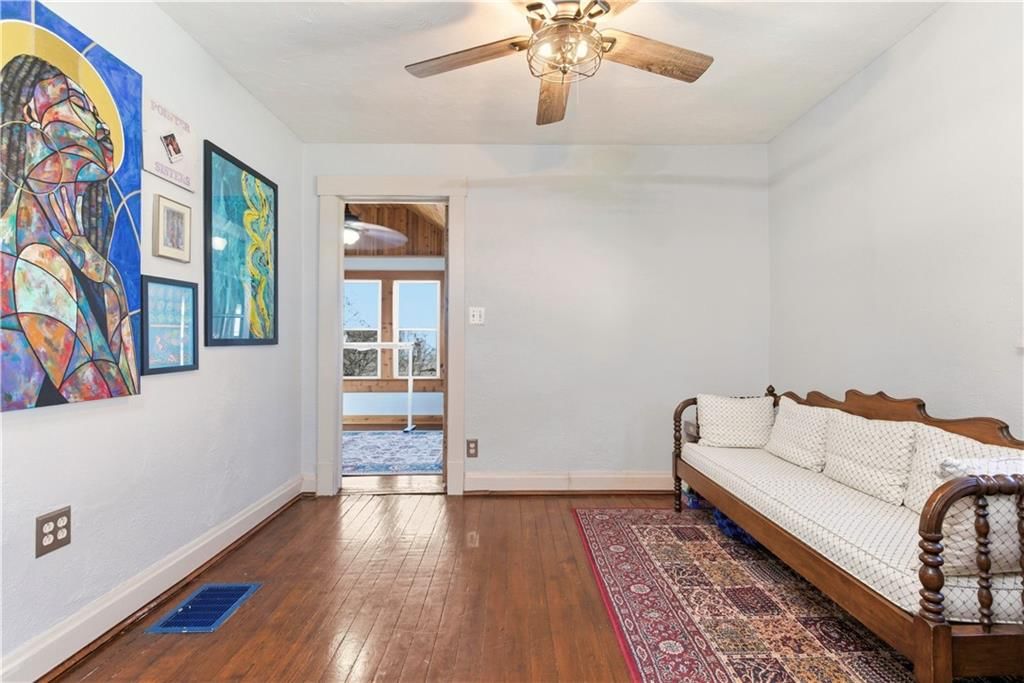 4226 Charlotte Street — photo 23