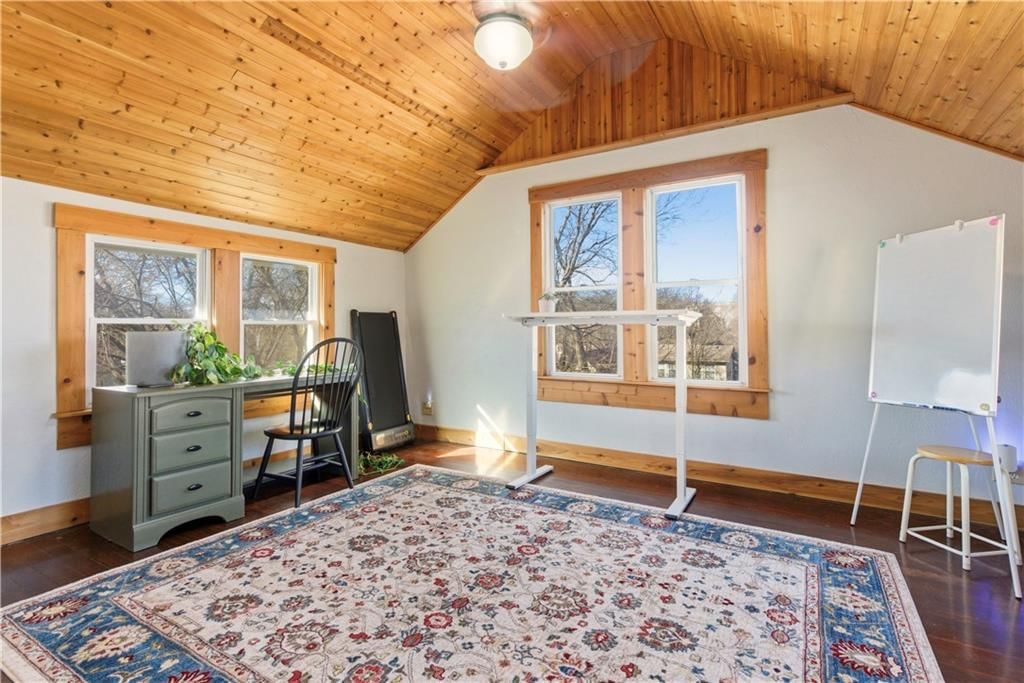 4226 Charlotte Street — photo 26
