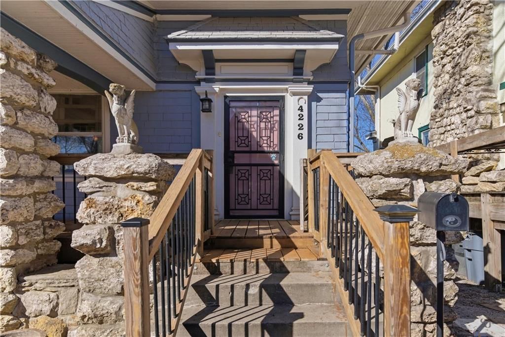 4226 Charlotte Street — photo 29