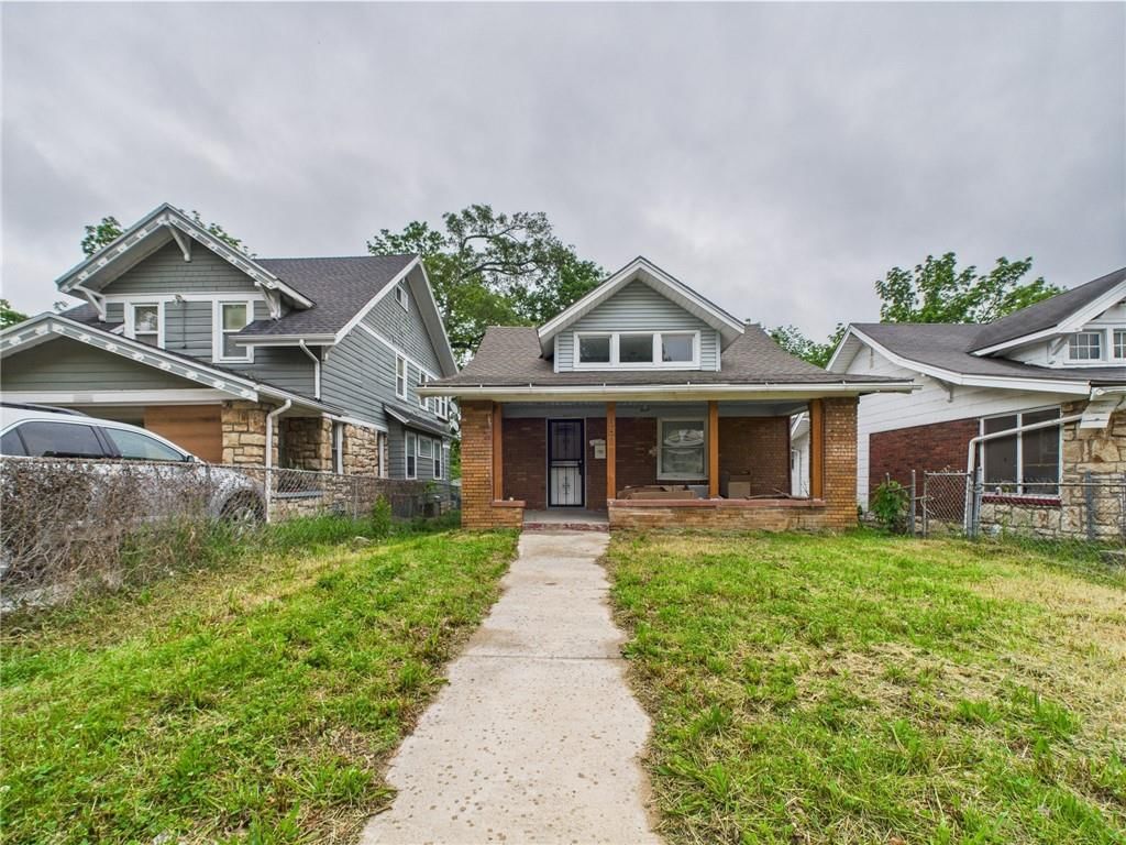 5611 Olive Street — photo 1