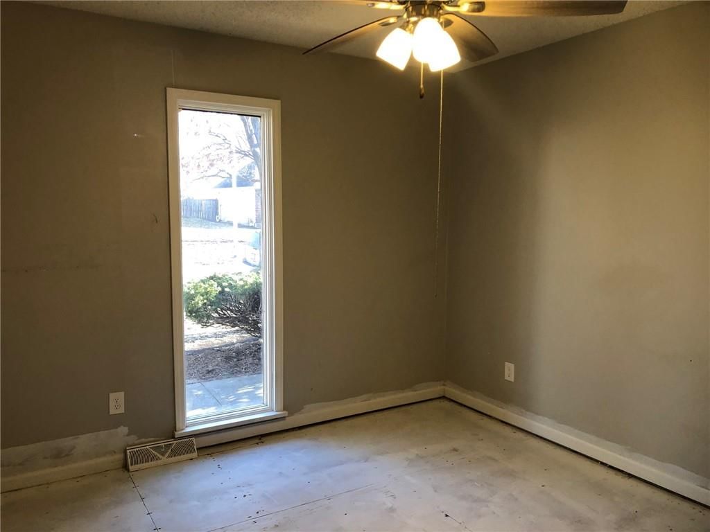 6012 Woodside Avenue — photo 15
