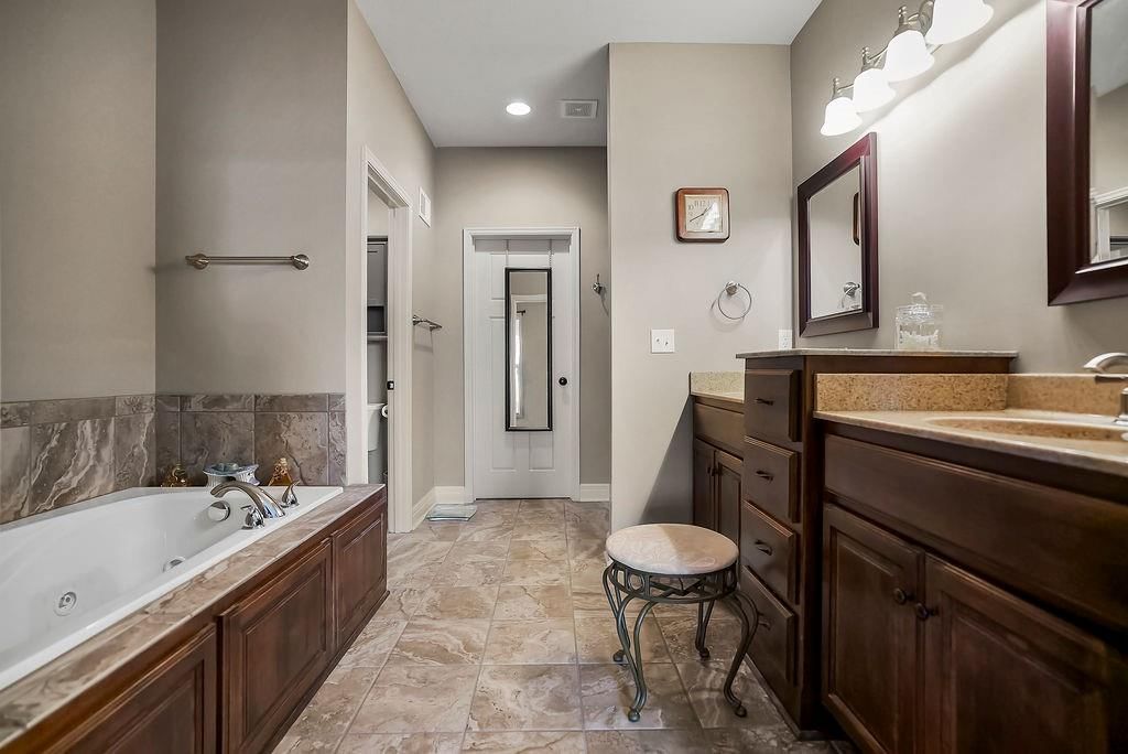 14111 Amanda Lane — photo 15