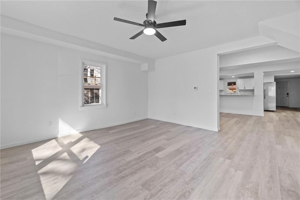 325 S Elm Street — photo 5