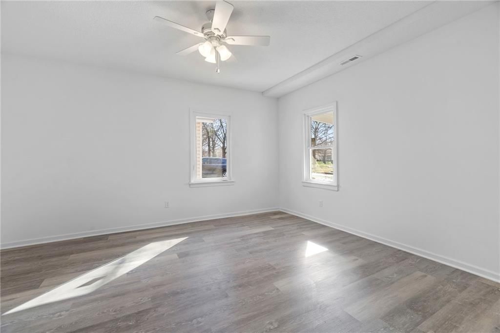 325 S Elm Street — photo 16