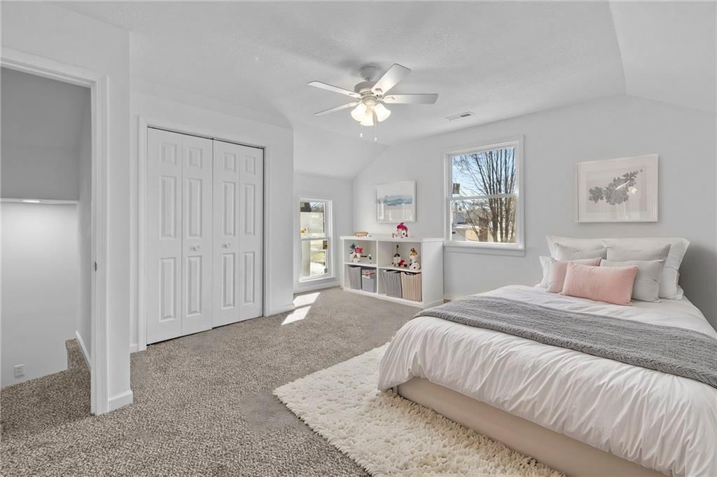 325 S Elm Street — photo 22