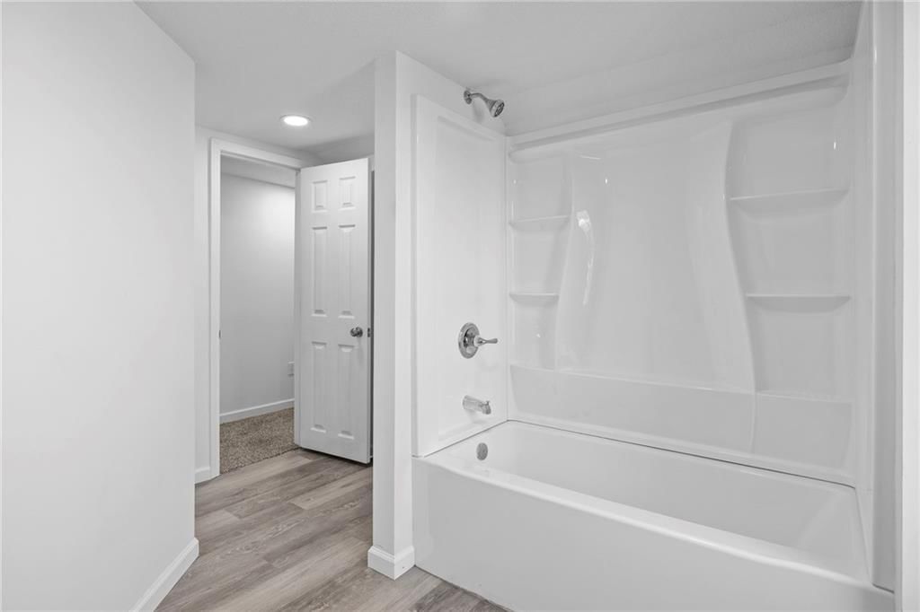 325 S Elm Street — photo 27