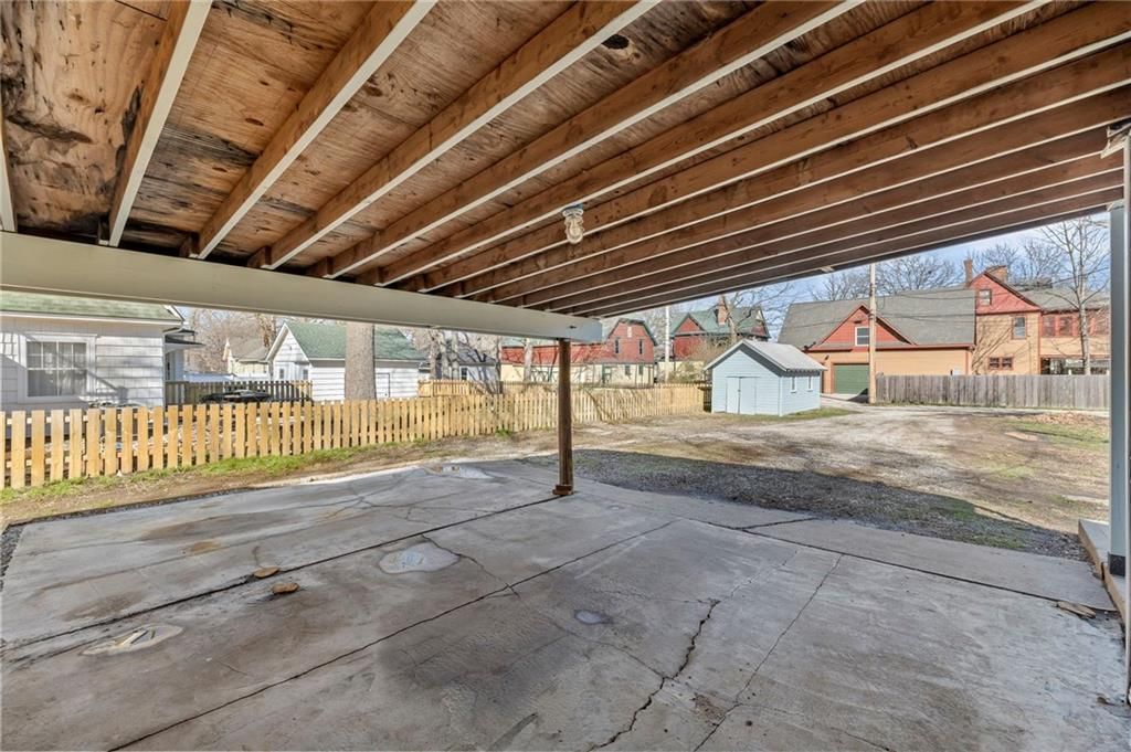 325 S Elm Street — photo 32