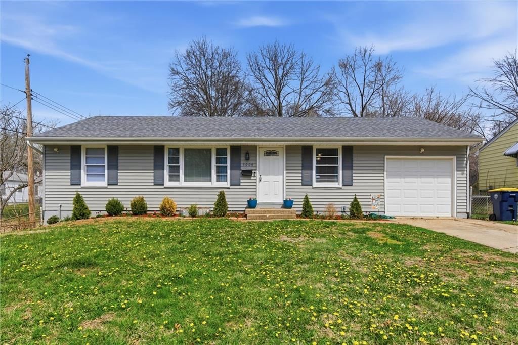 5904 E 100th Street, Kansas City, MO