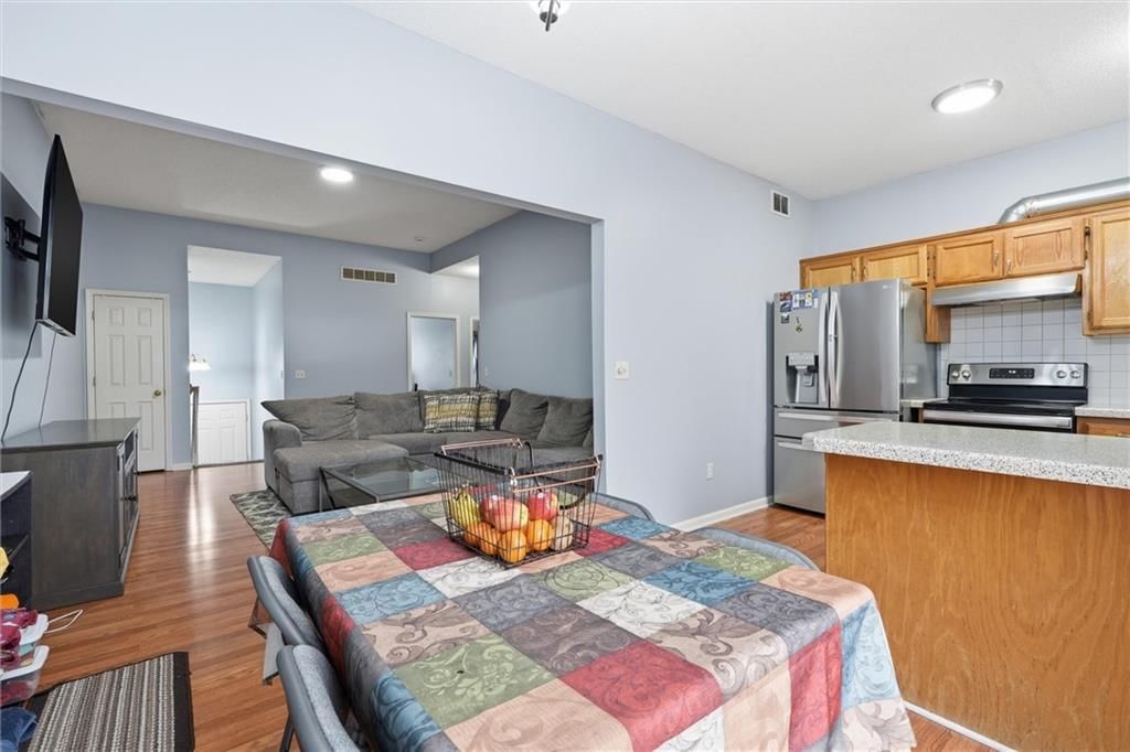 1507 E 123rd Street — photo 10