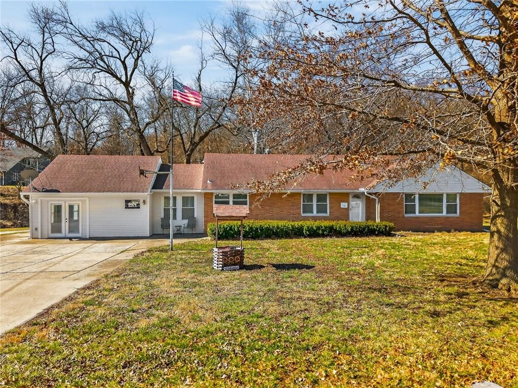 7000 NW Waukomis Drive — photo 2