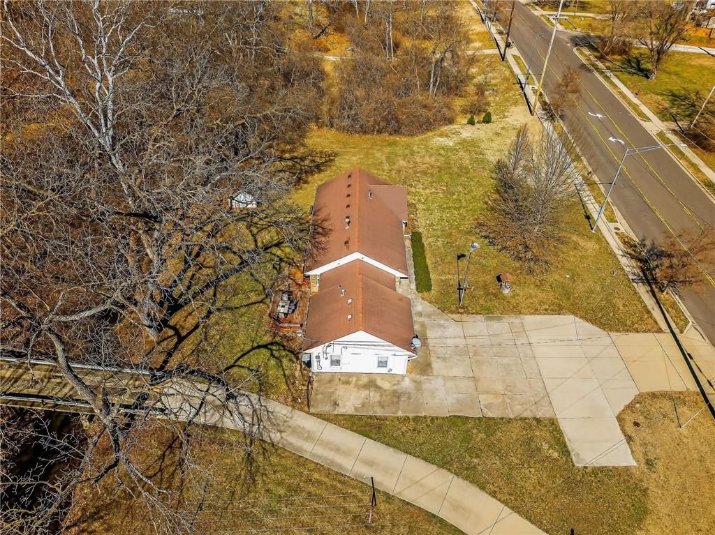 7000 NW Waukomis Drive — photo 38