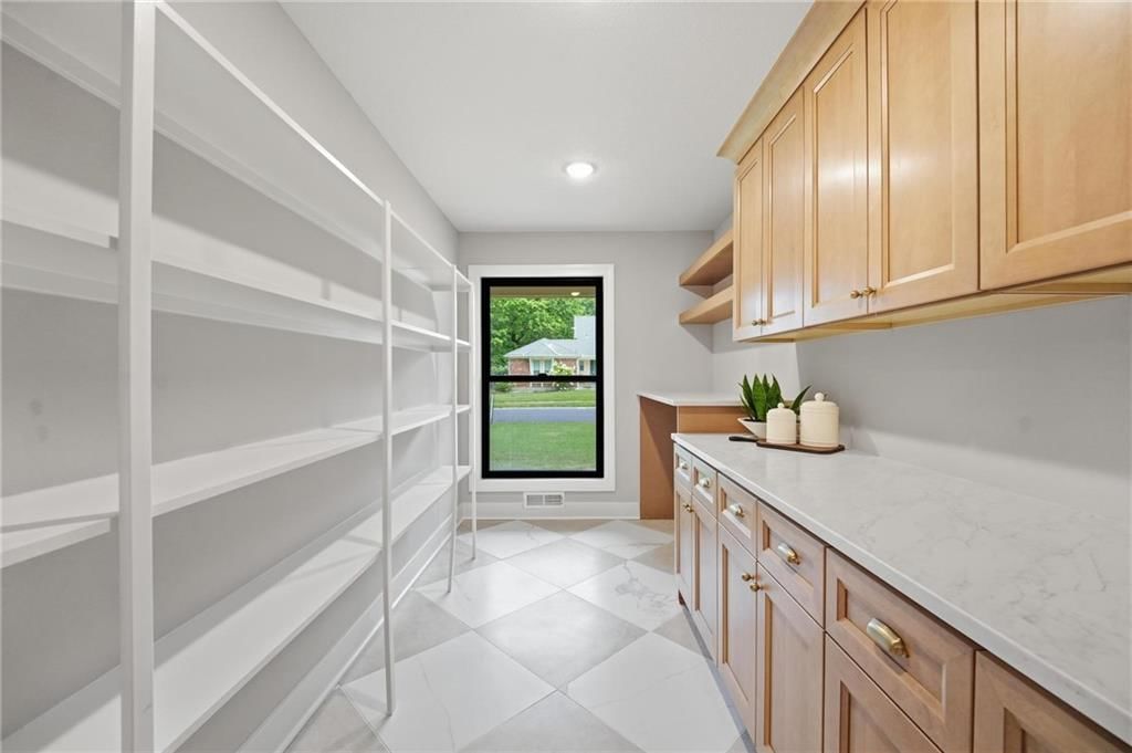 7401 W 101st Street — photo 20