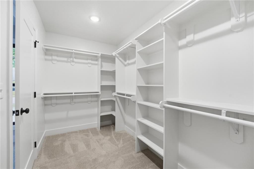 7401 W 101st Street — photo 32