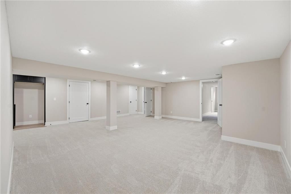 7401 W 101st Street — photo 38
