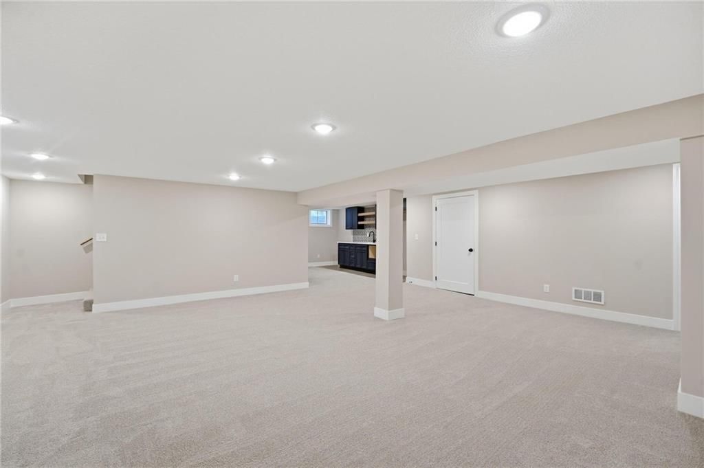7401 W 101st Street — photo 41