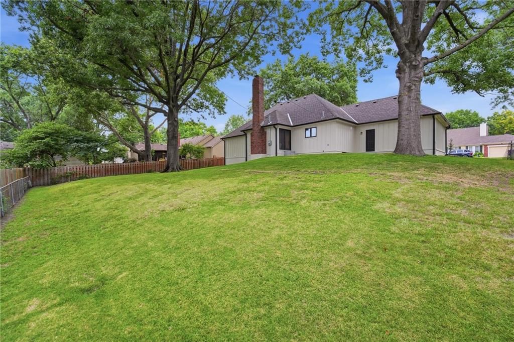 7401 W 101st Street — photo 57