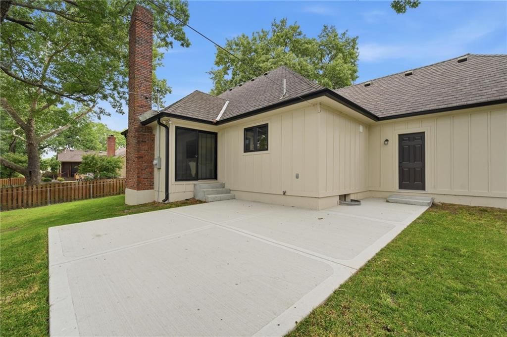 7401 W 101st Street — photo 59