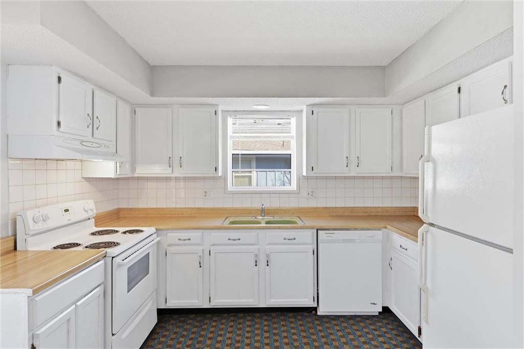 14100 MERRYWOOD Lane — photo 12