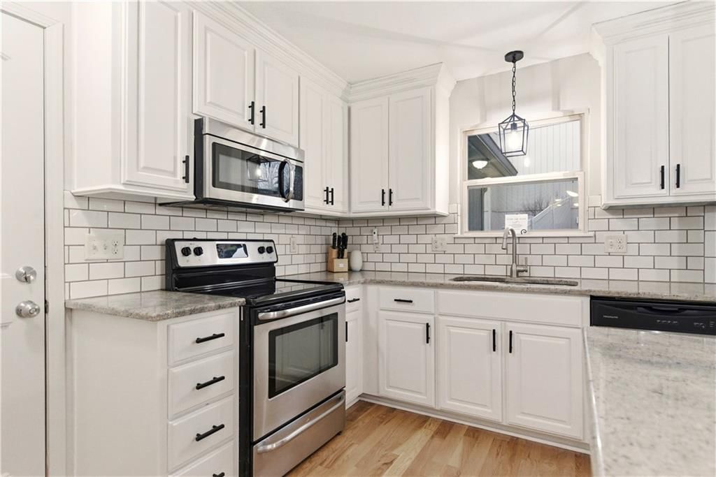 20700 W 72nd Terrace — photo 13
