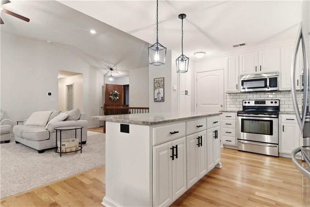 20700 W 72nd Terrace — photo 15