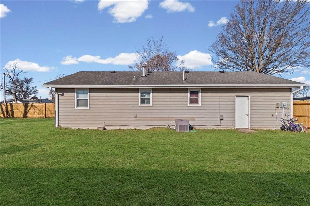 205 N Coats Street — photo 20