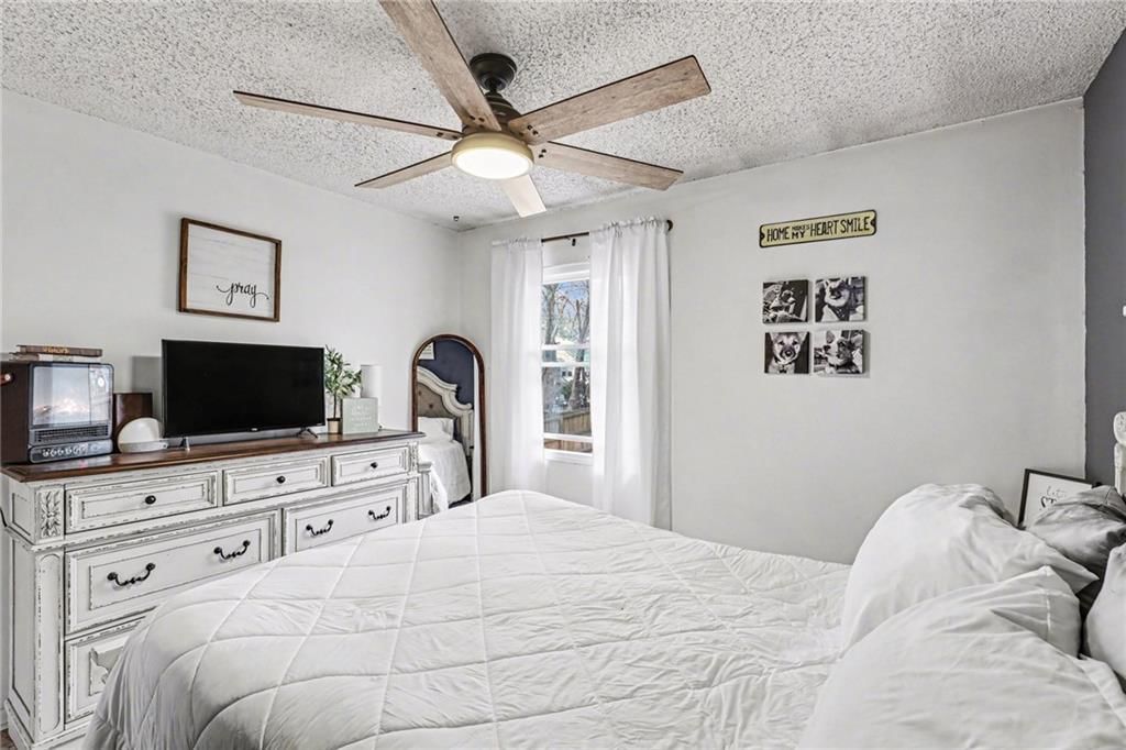 440 N Grover Street — photo 16