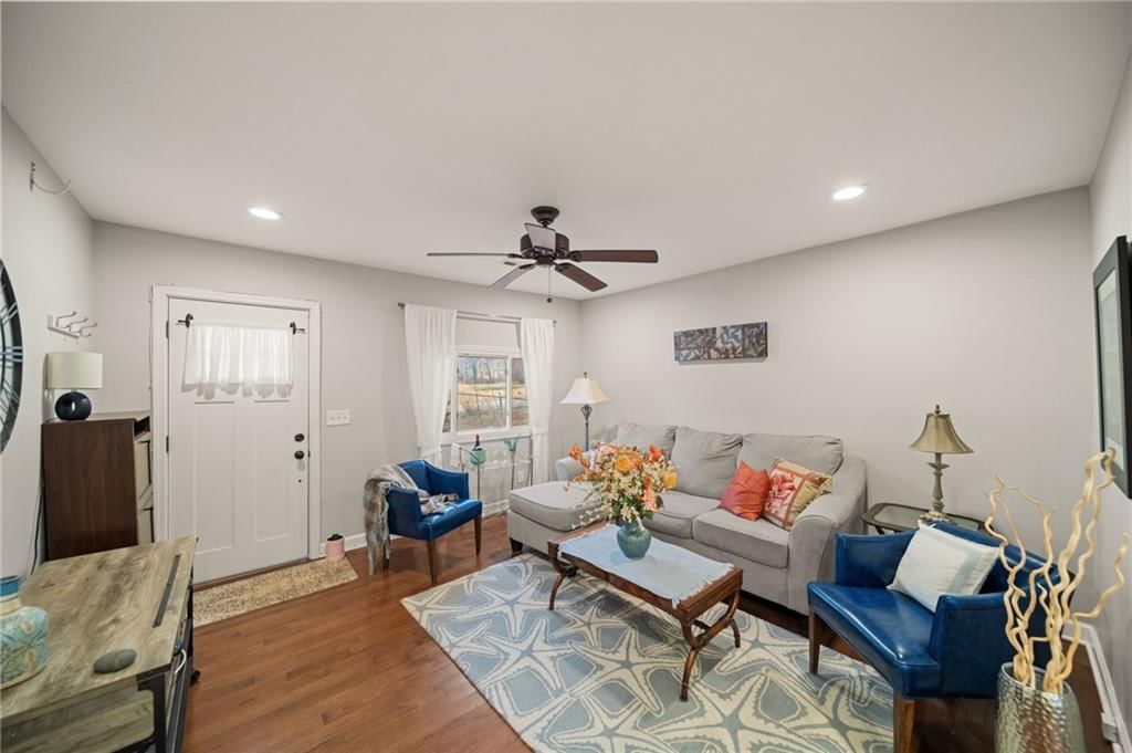 309 E 80th Terrace — photo 5